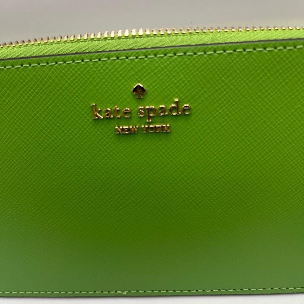 Kate Spade green wristlet. New with tags. - Picture 3 of 8